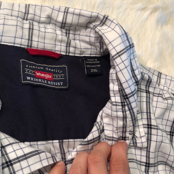 Wrangler Long Sleeve Button up 2xl - Picture 2 of 4